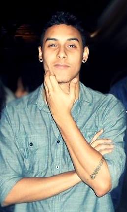 482546_535637409832422_68884920_n