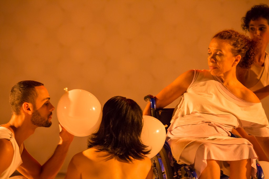 Indefinidamente Indivisível -Renato_mangolin